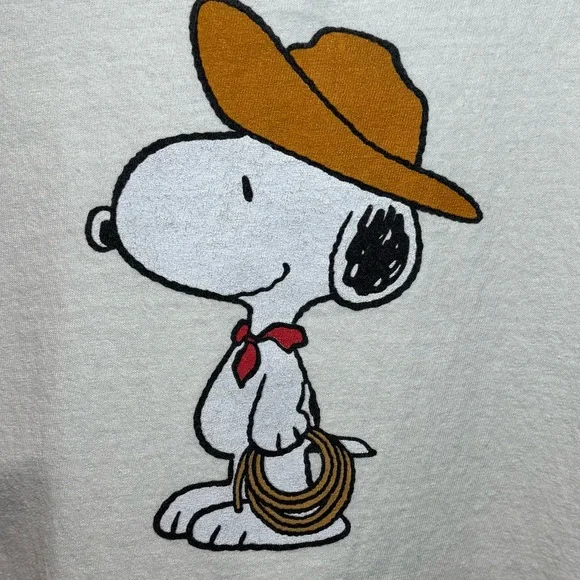 Snoopy Goes West Cowboy Snoopy tee, size adult large - Picture 4 of 7